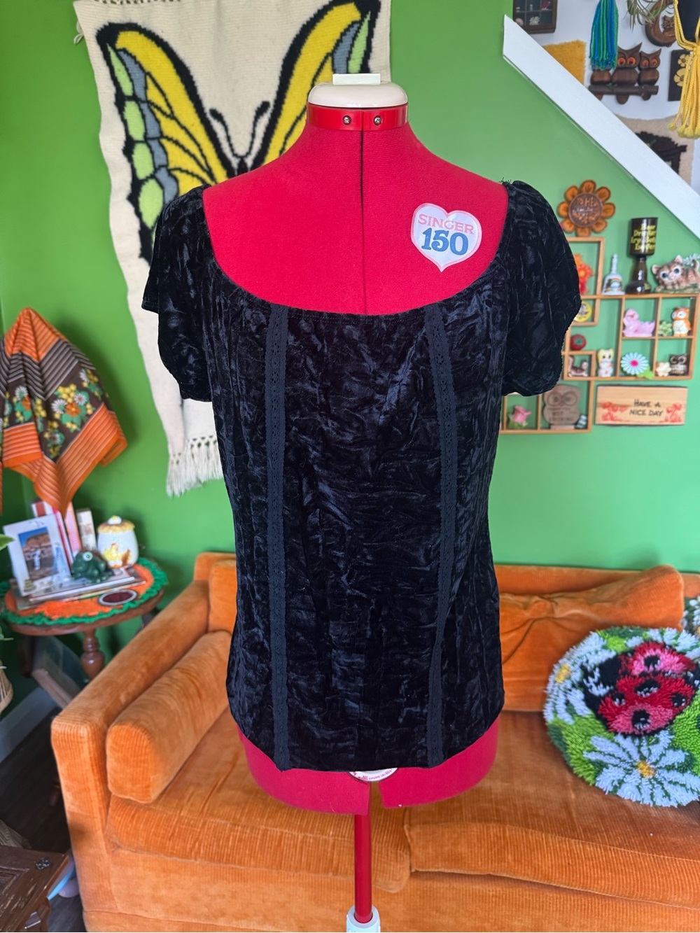 Y2K Suzy Shier Black Velvet Scoop Neck Women's Top
